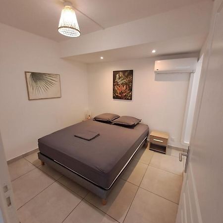 Logement Cosy T2, Centre Ville De Saint-Pierre ภายนอก รูปภาพ