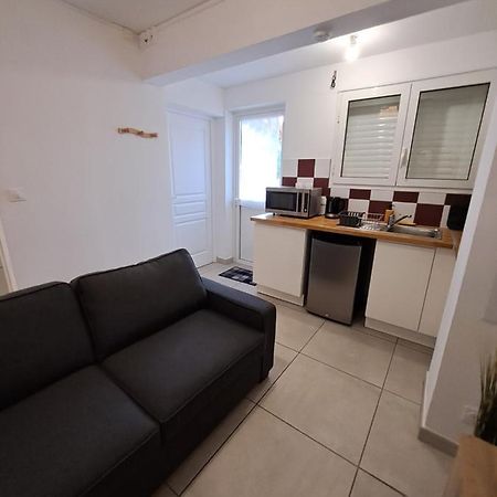 Logement Cosy T2, Centre Ville De Saint-Pierre ภายนอก รูปภาพ