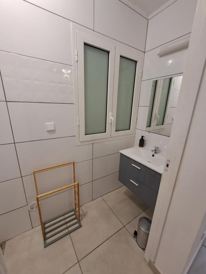 Logement Cosy T2, Centre Ville De Saint-Pierre ภายนอก รูปภาพ