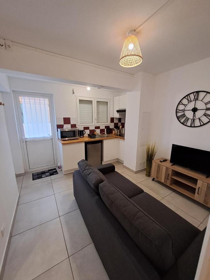 Logement Cosy T2, Centre Ville De Saint-Pierre ภายนอก รูปภาพ