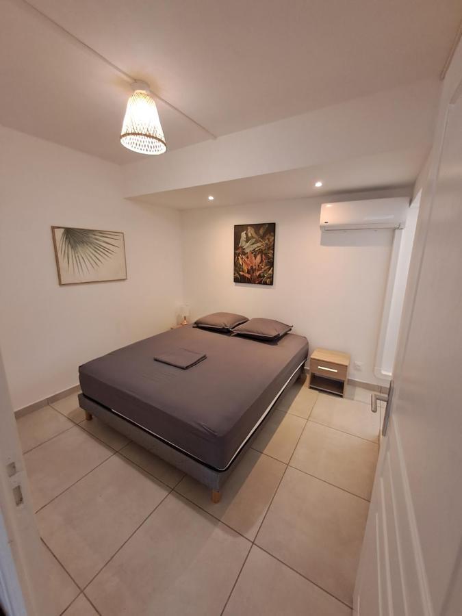 Logement Cosy T2, Centre Ville De Saint-Pierre ภายนอก รูปภาพ