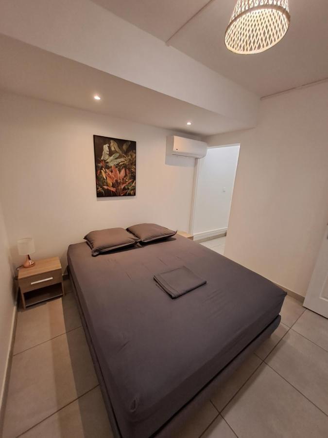 Logement Cosy T2, Centre Ville De Saint-Pierre ภายนอก รูปภาพ